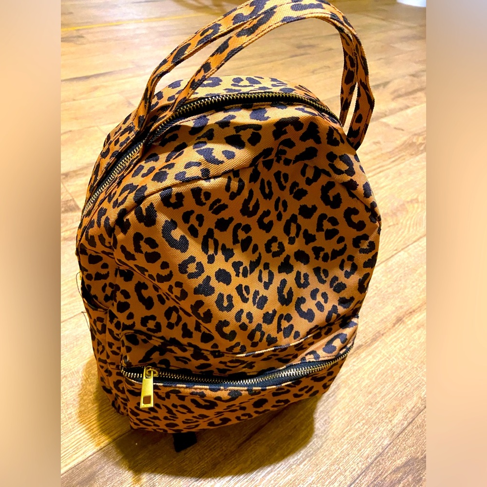Cheetah Backpack - Picture 2 of 2